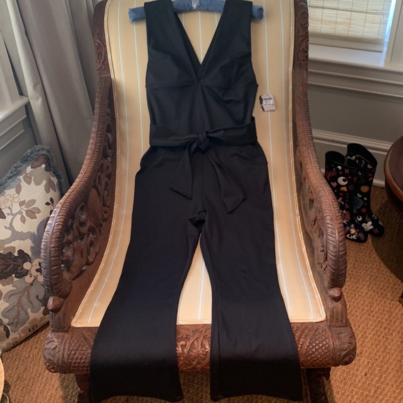 FREE PEOPLE MOVEMENT AFTER HOURS PLUNGE NECK JUMPSUIT IN BLACK SIZE MEDIUM - Picture 9 of 16